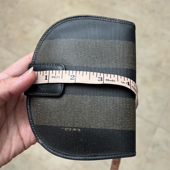 FENDI Pequin Bifold Wallet - VINTAGE - Picture 12 of 12